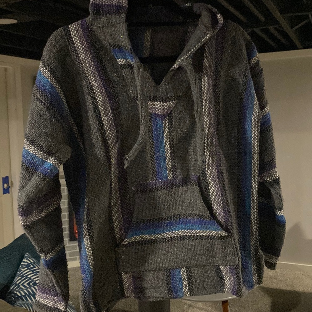 Wool style sweater. Size small. Beautiful colors.